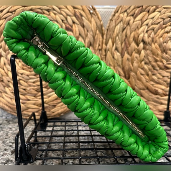 SHIRALEAH JODY ZIP POUCH, GREEN ✨LIKE NEW✨ - Picture 6 of 15